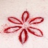 Flor minimalista tatuaje sacrificio en la piel