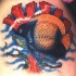Vivo tatuaje el pez y los corales en color