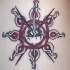 Interesante tatuaje del sol en negro y rojo