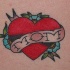 tatuaje de corazón con forma de amor a Mom