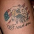 el tatuaje de la aguila sobre la bandera americana en color