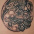 Tatuaje Yin yang con tigre y dragón en negro y blanco