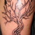 Baum und Vogel schwarzes Tattoo