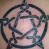 insolito pentacolo irlandese tatuaggio