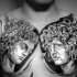 Tatuaje en el pecho, 
estatuas de Medusa Gorgona