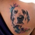 Aquarell Gedenk Stil Schulter Tattoo von Hundeporträt mit Schriftzug