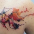 Aquarell Stil interessant aussehender goldener Fisch Tattoo am Rücken