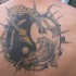Tatuaggio grande sulla schiena il disegno nero in stile Yin-Yang