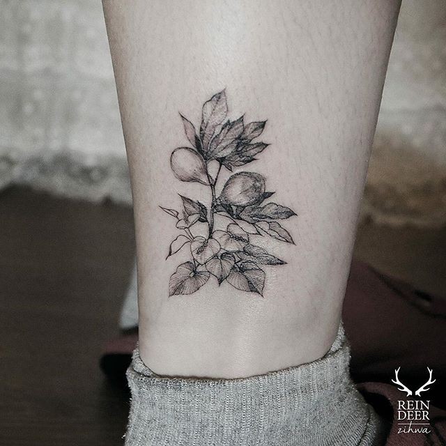 Tiny painted by Zihwa tattoo of wild berries on leg