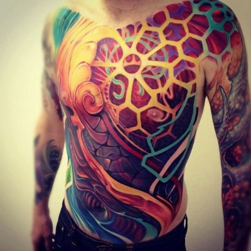 Tatuaje en todo el cuerpo, ornamento multicolor fantástico