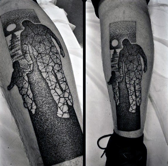 Tatuaje en la pierna, padre y su hijo, dibujo exclusivo blanco negro