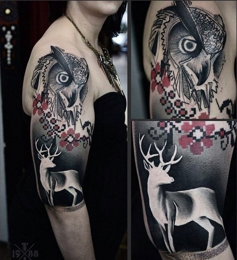 Einzigartiger Stil gemalte farbige Eule mit großem Hirsch Tattoo am Unterarm