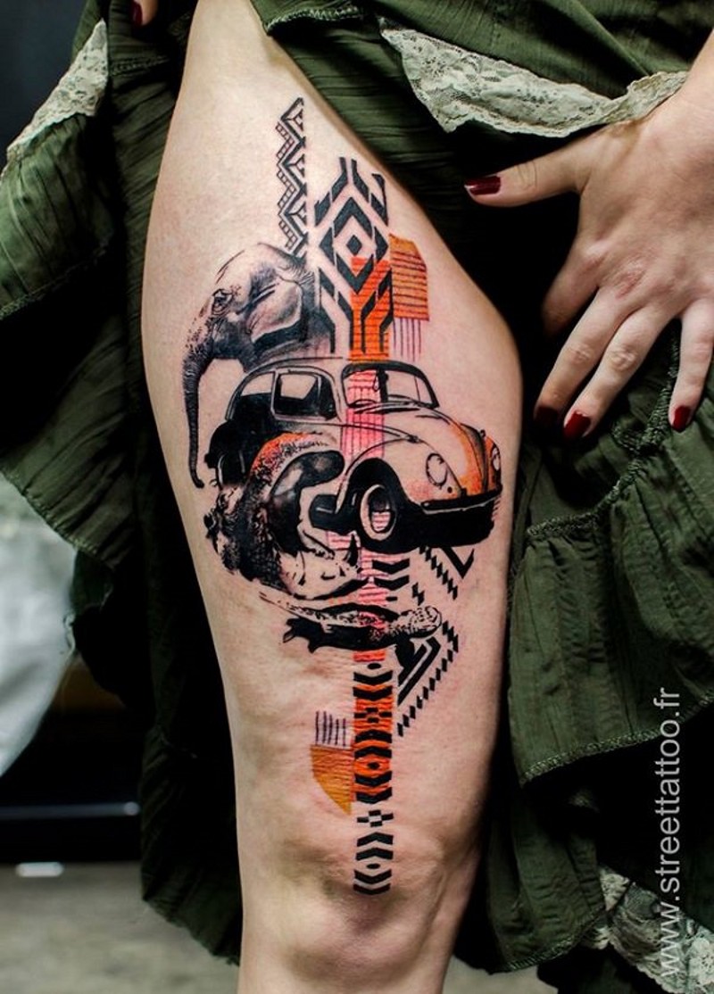 Tatuaje en el muslo,  diseño combinado de coche, hipopótamo, elefante, tortuga