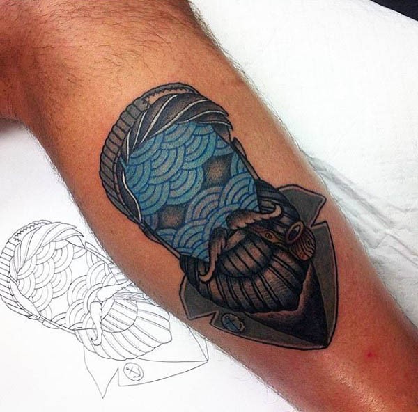 Tatuaje  de marinero con olas azules en lugar de cara