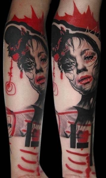 Ungewöhnliches buntes Porträt asiatischer Frau Tattoo am Bein