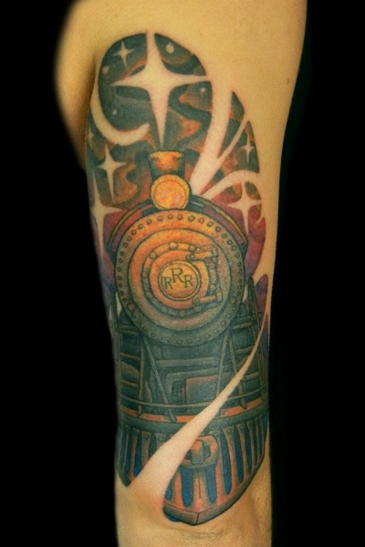 Tatuaje del brazo del estilo del arte de la vendimia del color del gran tren y de las estrellas