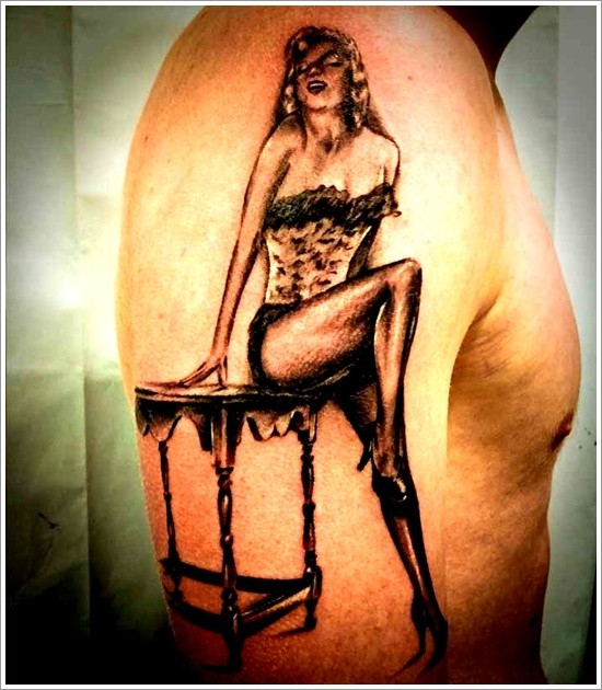Tatuaje en el brazo, Marilyn Monroe alucinante de colores negro y blanco