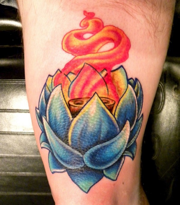 vivaci colori fiore loto tatuaggio