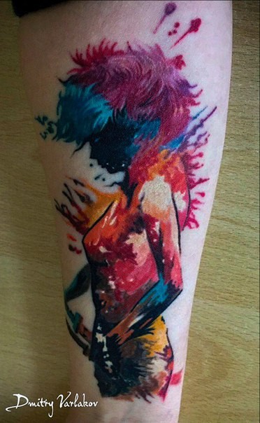 Watercolor style colored leg tattoo of seductive woman
