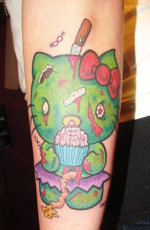 zombi hello kitty tatuaggio mezza manica