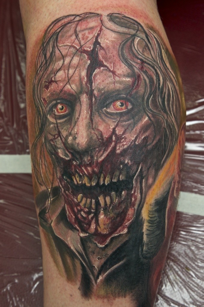 Zombie Tattoo am Bein von Graynd
